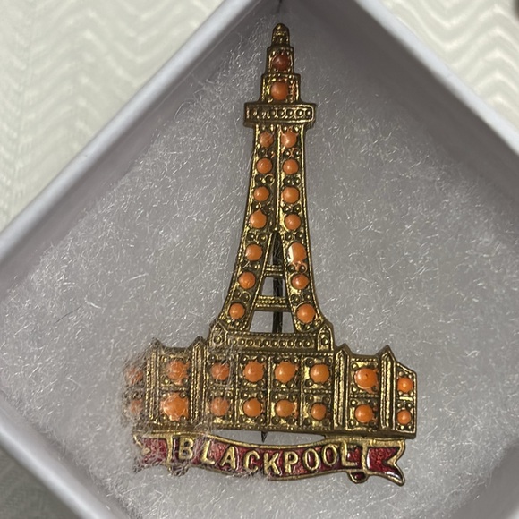 Vintage  blackpool tower souvenir pin - Picture 6 of 7